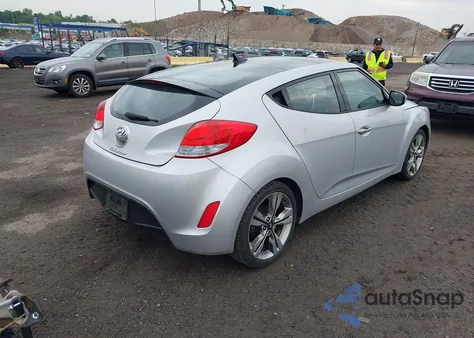2017 Hyundai Veloster Value Edition z USA, uszkodzony, nr VIN KMHTC6AD6HU322778